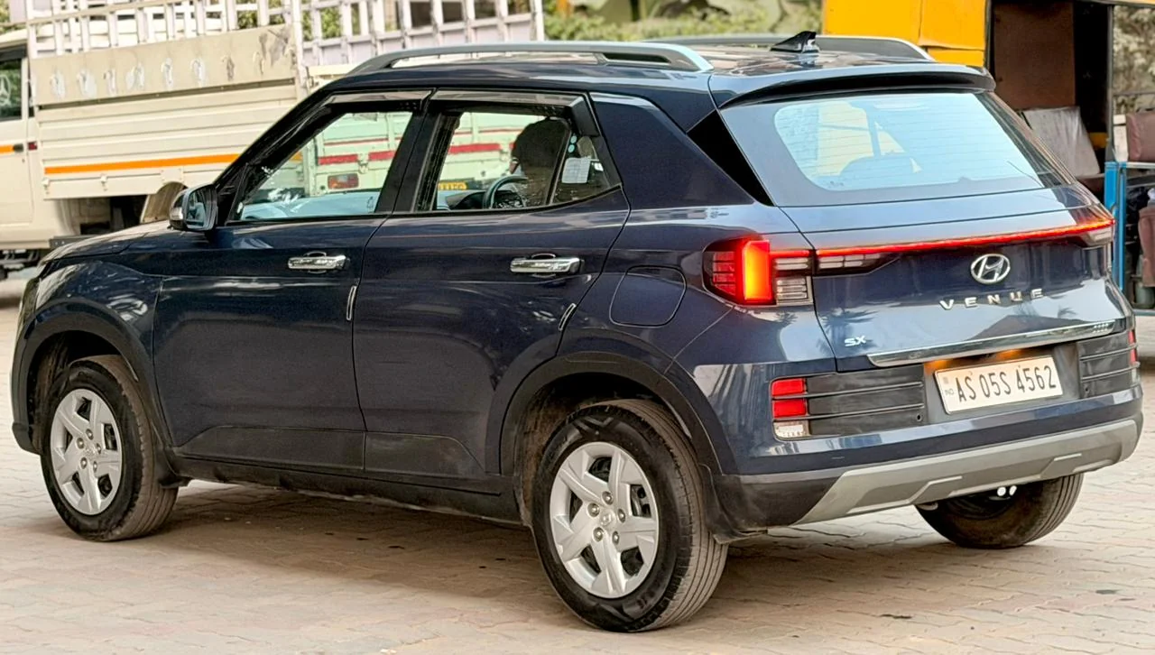 Hyundai Venue - Thumbnail 4